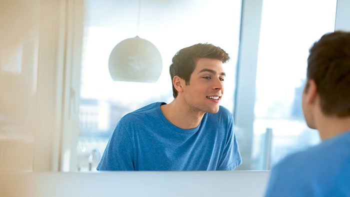 Zungenschaber richtig anwenden